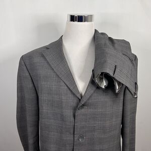 Oscar de la Renta 46R Suit 41 x 32 Pleated 100% Wool Gray Plaid Three Button
